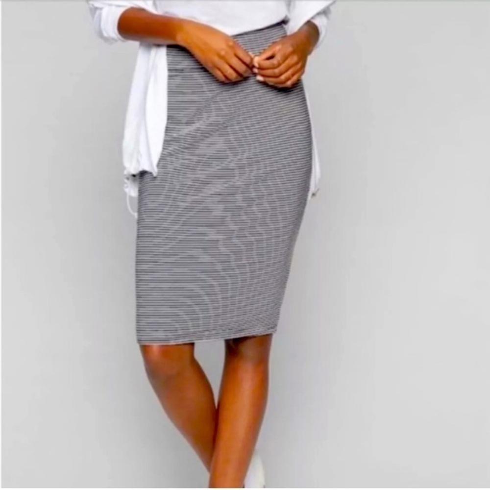 Athleta Encinitas Black White Stripe Ribbed Stretch Midi Skirt sz S